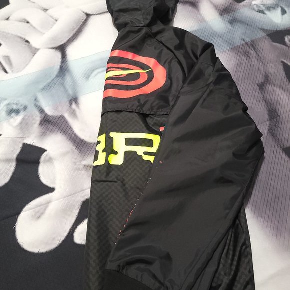 Nike Catching Air Windrunner Jacket - Large - Picture 7 of 7